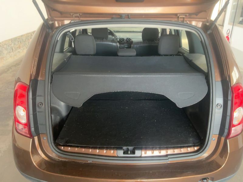 Dacia Duster 1.5 dCi Laureate 4x4 — zdjęcie 10