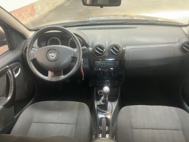 Dacia Duster 1.5 dCi Laureate 4x4 — zdjęcie 12