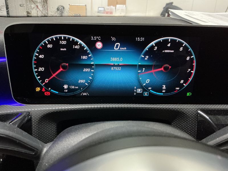 Mercedes-Benz CLA-Klasse CLA 200 Shooting Brake AMG Line — zdjęcie 13