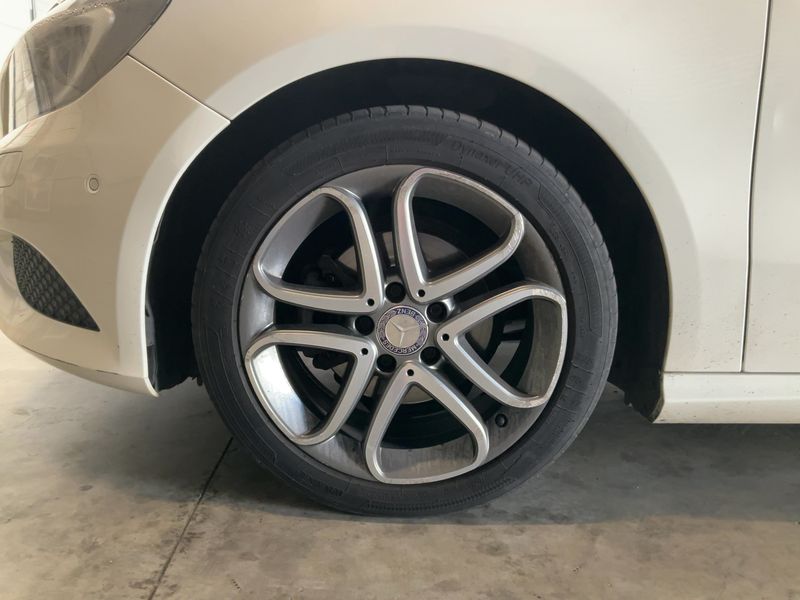 Mercedes-Benz A-Klasse A 180 CDI BlueEfficiency Sensation 2015 – снимка 3