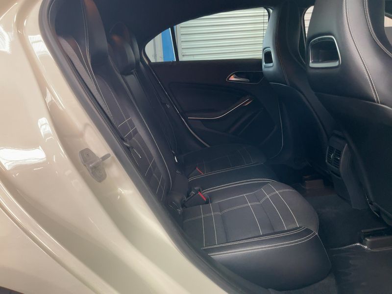 Mercedes-Benz A-Klasse A 180 CDI BlueEfficiency Sensation 2015 – снимка 19