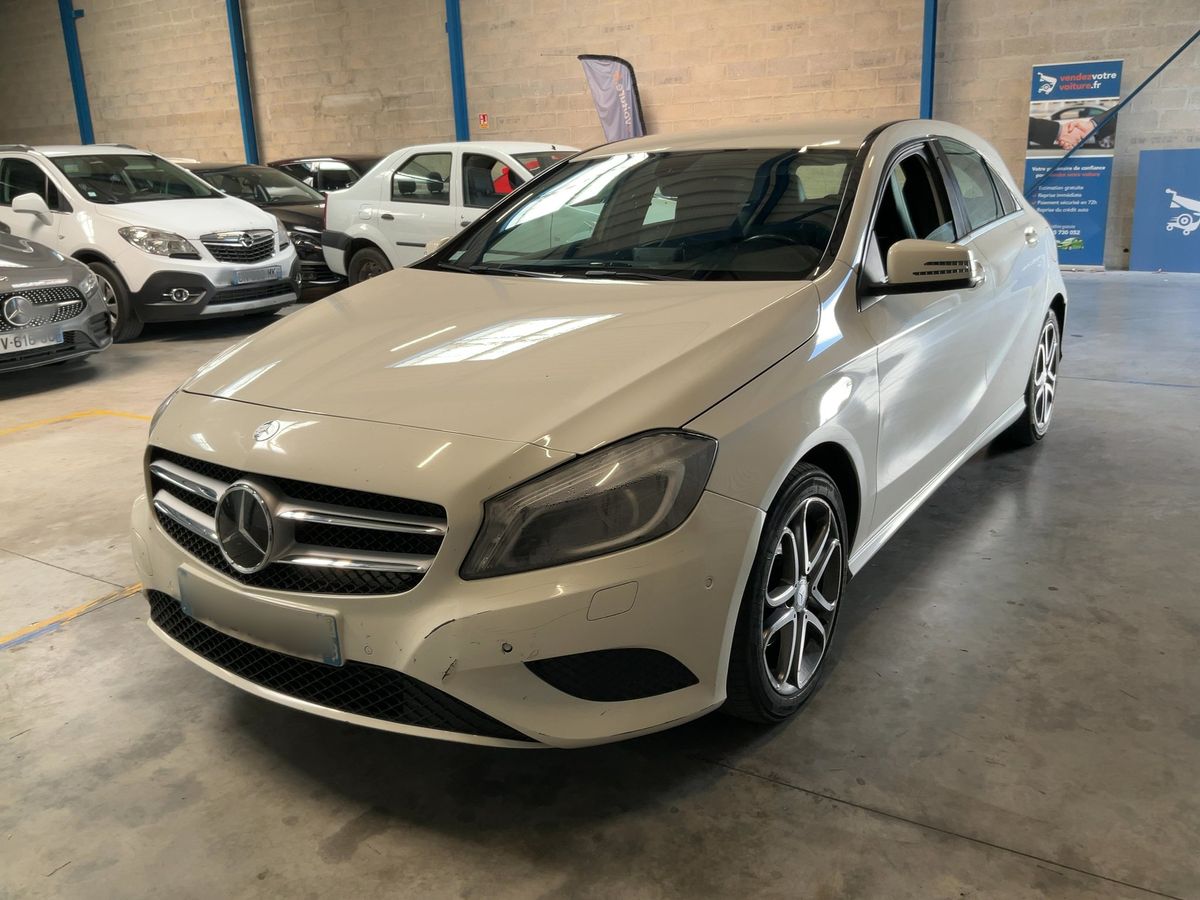Mercedes-Benz A-Klasse 2015 — photo 1
