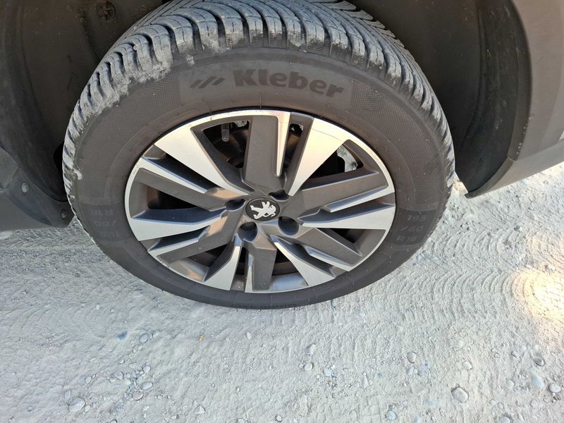 Peugeot 2008 1.2 PureTech Allure 2018 – снимка 83