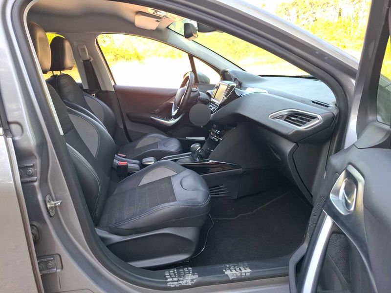 Peugeot 2008 1.2 PureTech Allure 2018 – снимка 10