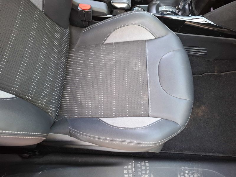 Peugeot 2008 1.2 PureTech Allure 2018 – снимка 56