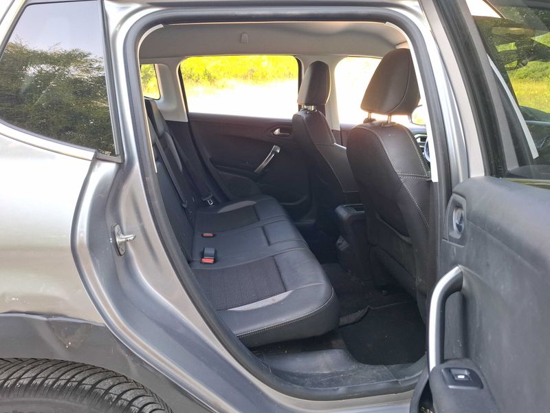 Peugeot 2008 1.2 PureTech Allure 2018 – снимка 14