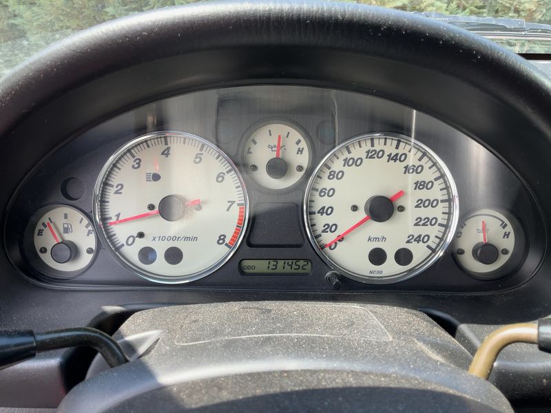 Mazda MX-5 1.9 Roadster — zdjęcie 13