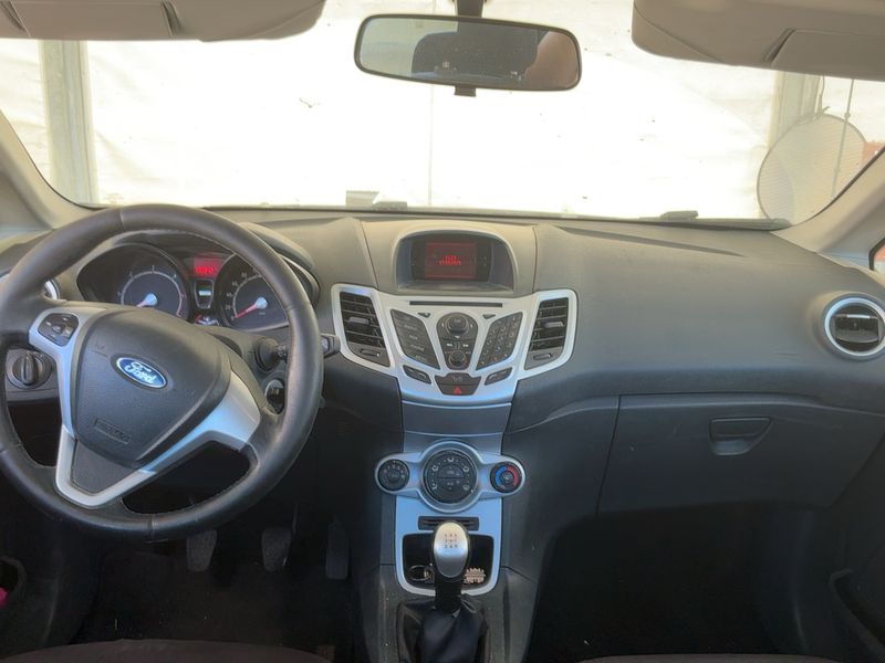 Ford Fiesta 1.6 TDCi Trend 2011 – снимка 17