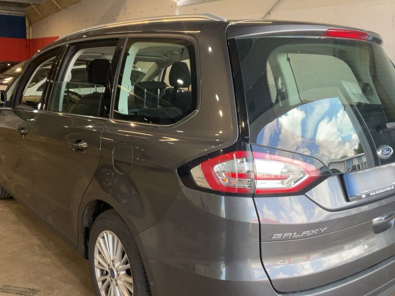Ford Galaxy 2.0 TDCi Titanium — zdjęcie 3