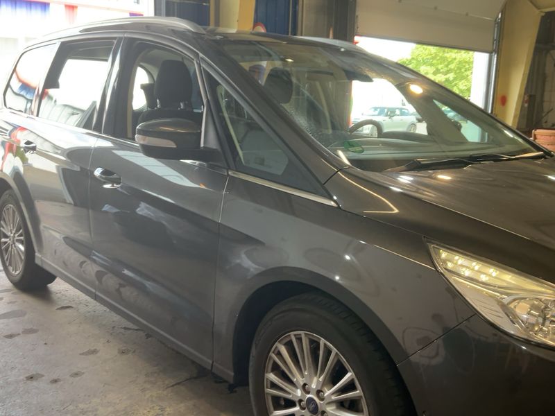 Ford Galaxy 2.0 TDCi Titanium — zdjęcie 8
