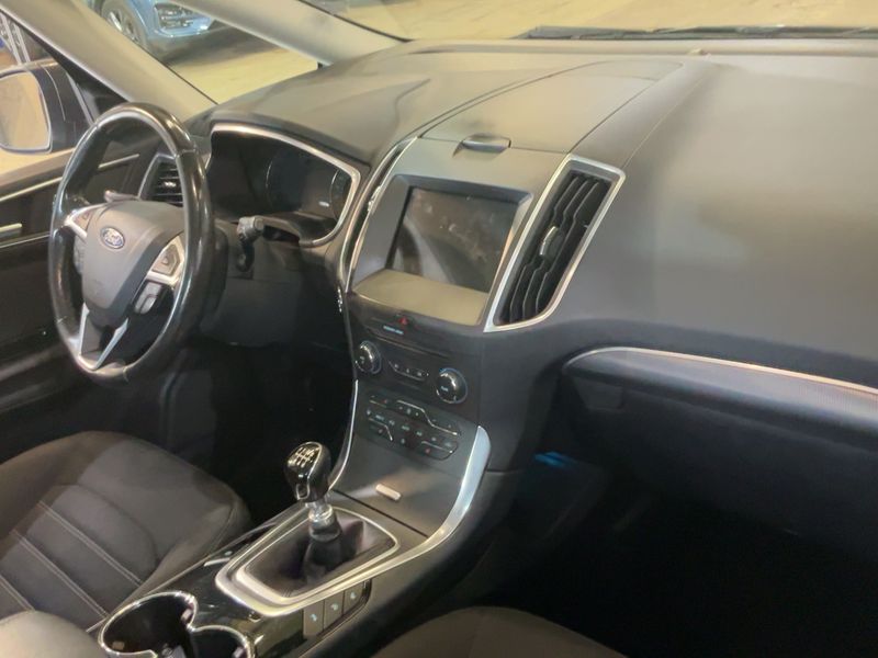 Ford Galaxy 2.0 TDCi Titanium — zdjęcie 12
