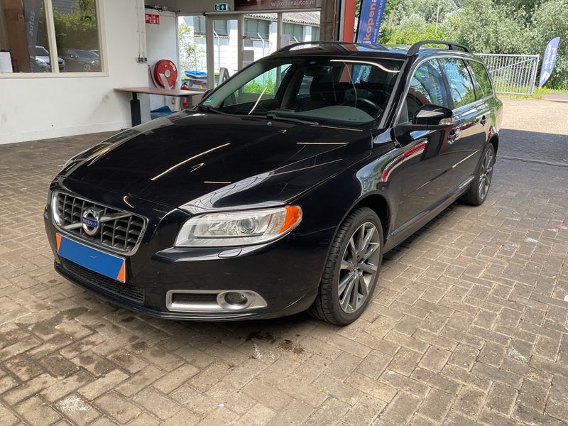 Volvo V70 1.6 T4 Momentum — zdjęcie 1