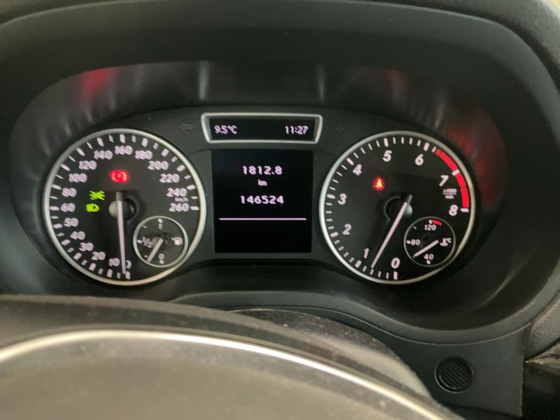 Mercedes-Benz B-Klasse B 180 — zdjęcie 13