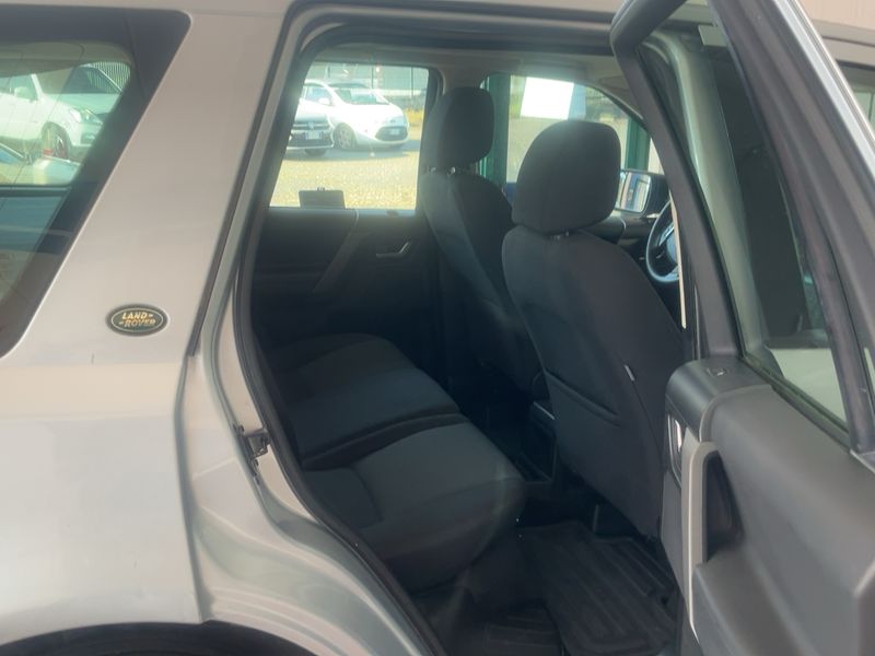 Land Rover Freelander 2.2 Td4 XE Limited Edition — zdjęcie 14