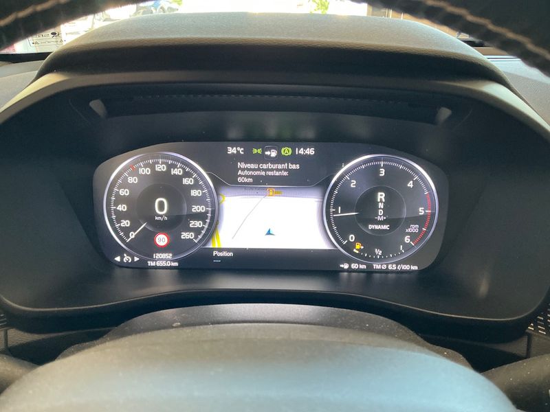 Volvo XC40 2.0 D3 R-Design 2WD — zdjęcie 13