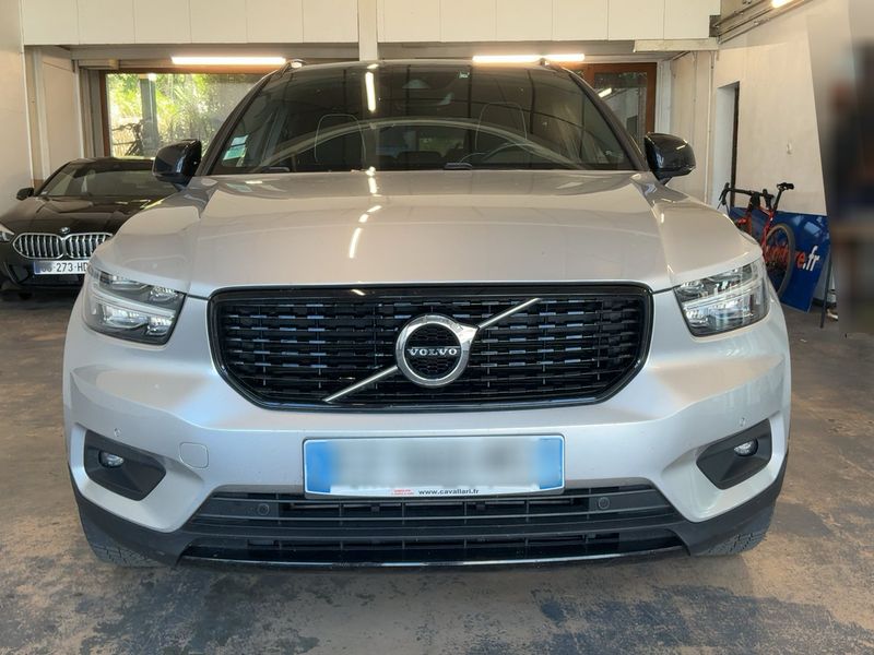 Volvo XC40 2.0 D3 R-Design 2WD — zdjęcie 9