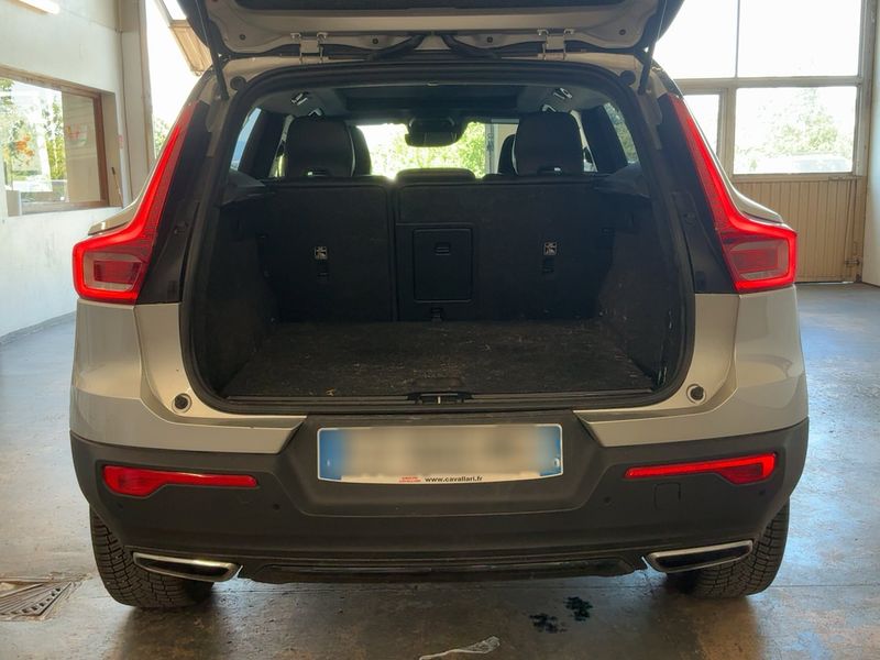 Volvo XC40 2.0 D3 R-Design 2WD — zdjęcie 10