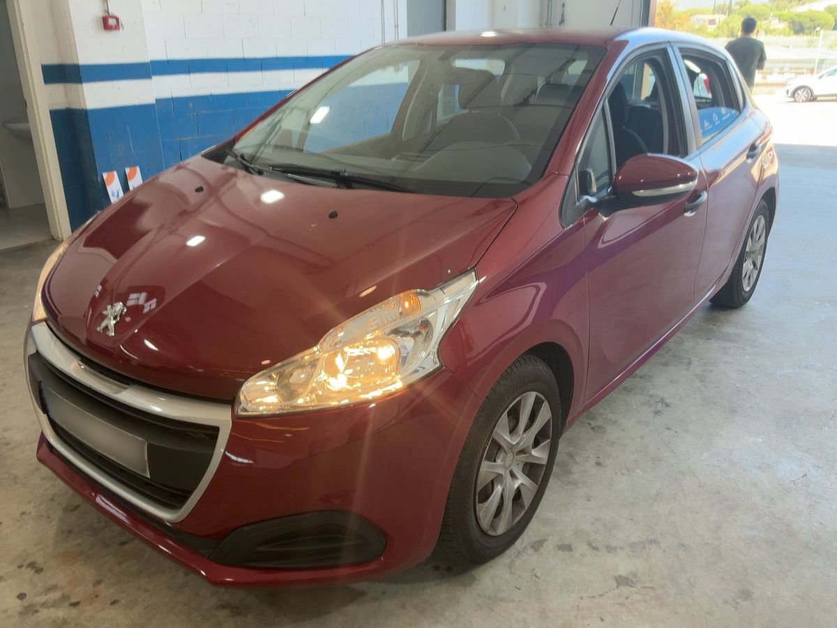 Peugeot 208 2016