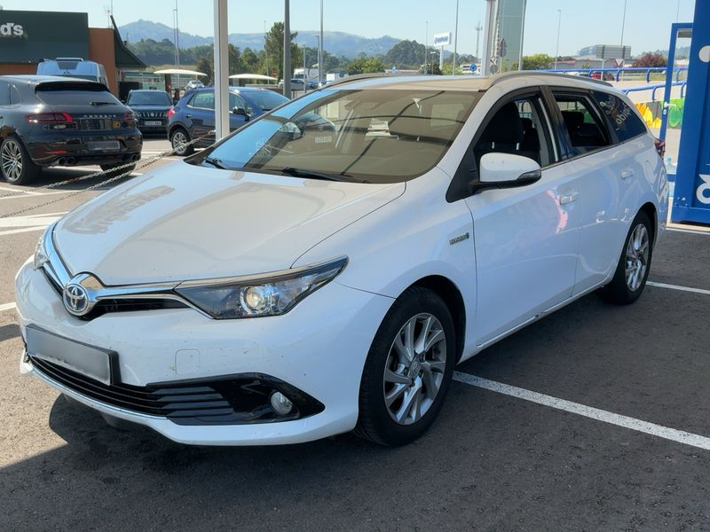 Auris Touring Sports 1.8 Hybrid Active