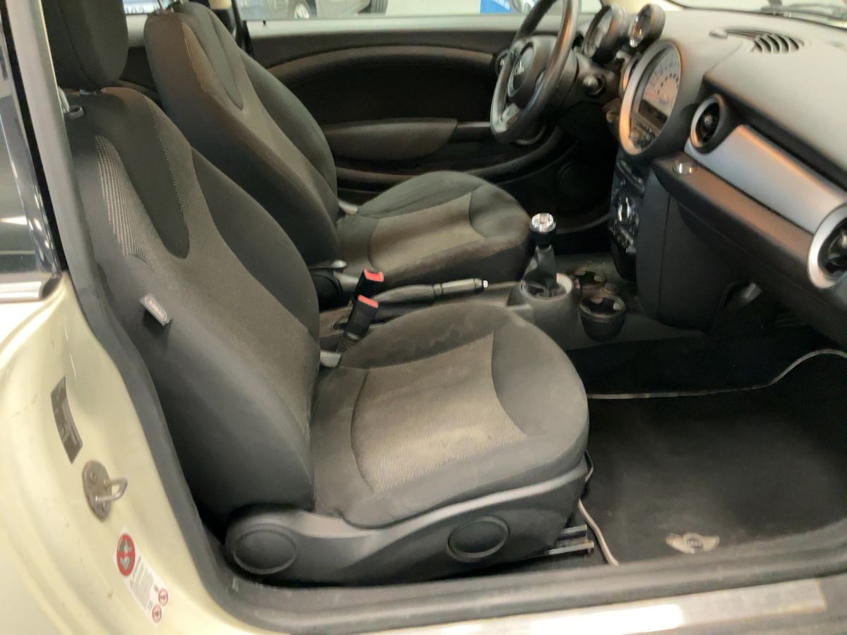 MINI One 2013 — photo 17