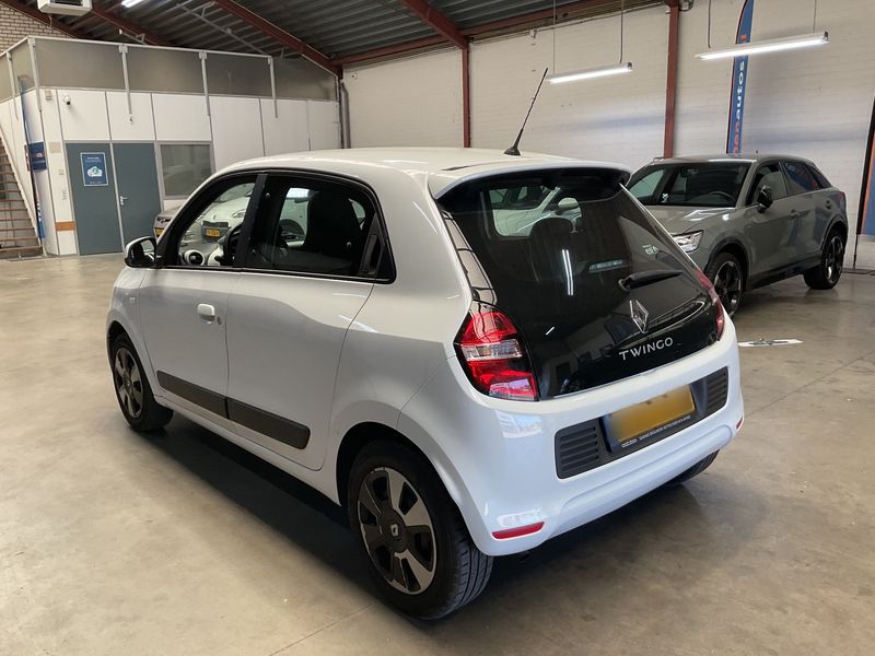Renault Twingo 1.0 SCe Expression — zdjęcie 3