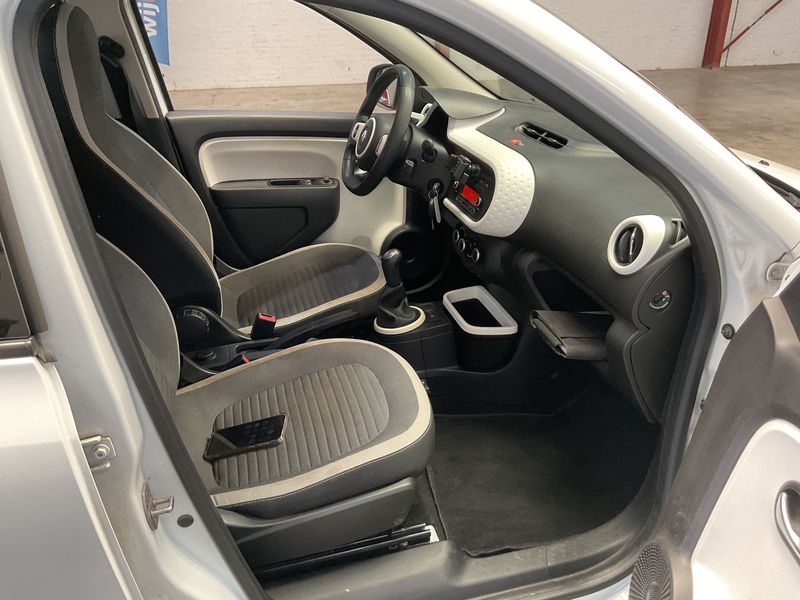 Renault Twingo 1.0 SCe Expression — zdjęcie 11
