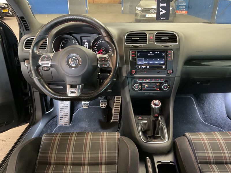 Volkswagen Golf VI 2.0 TSI GTI — zdjęcie 12