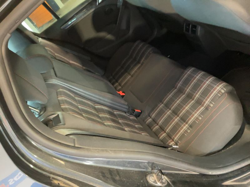 Volkswagen Golf VI 2.0 TSI GTI — zdjęcie 14