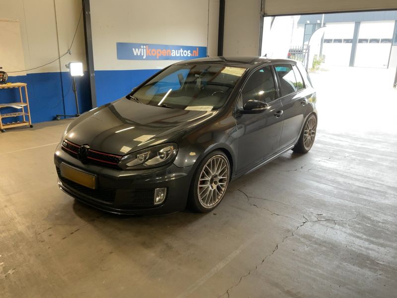 Volkswagen Golf VI 2.0 TSI GTI