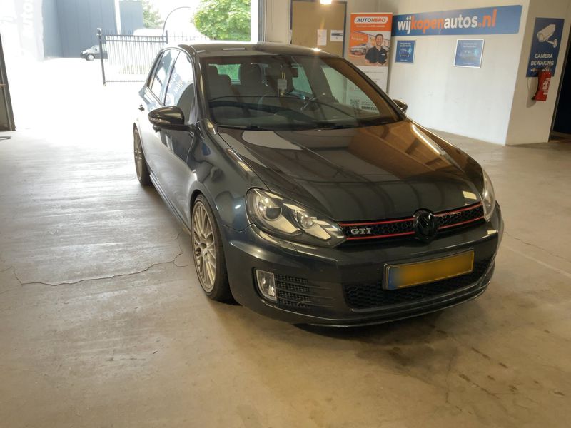 Volkswagen Golf VI 2.0 TSI GTI — zdjęcie 8