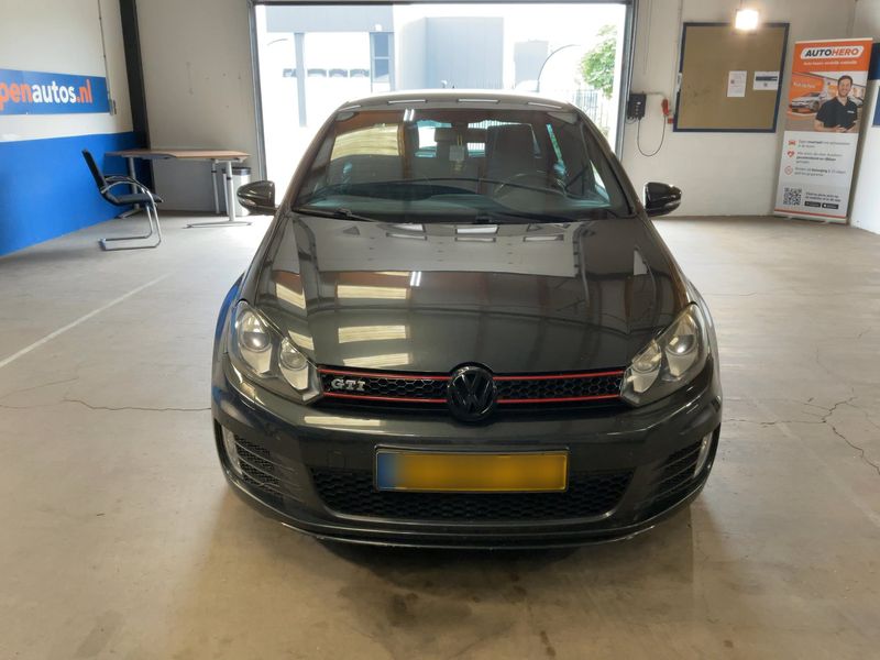 Volkswagen Golf VI 2.0 TSI GTI — zdjęcie 9