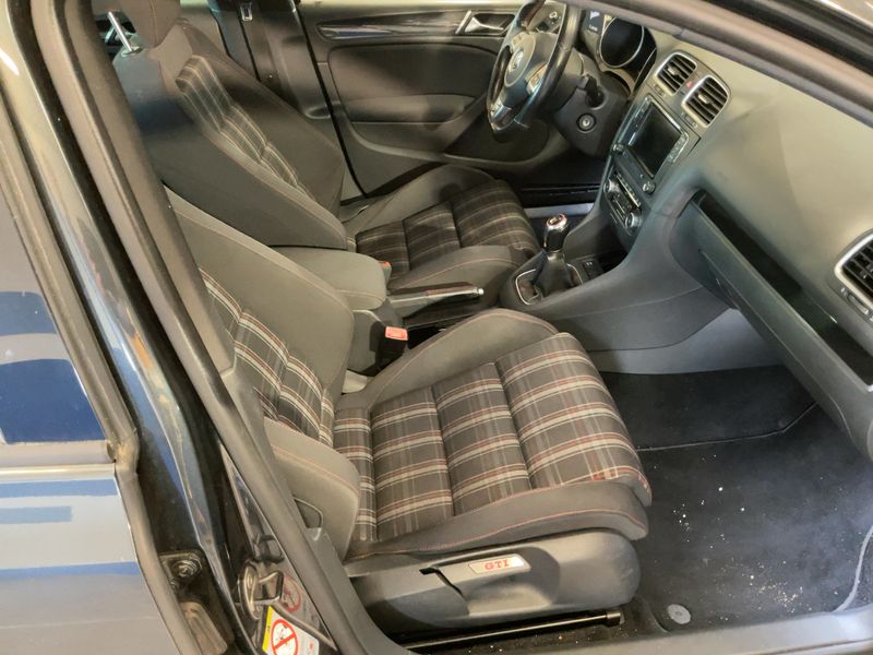 Volkswagen Golf VI 2.0 TSI GTI — zdjęcie 11