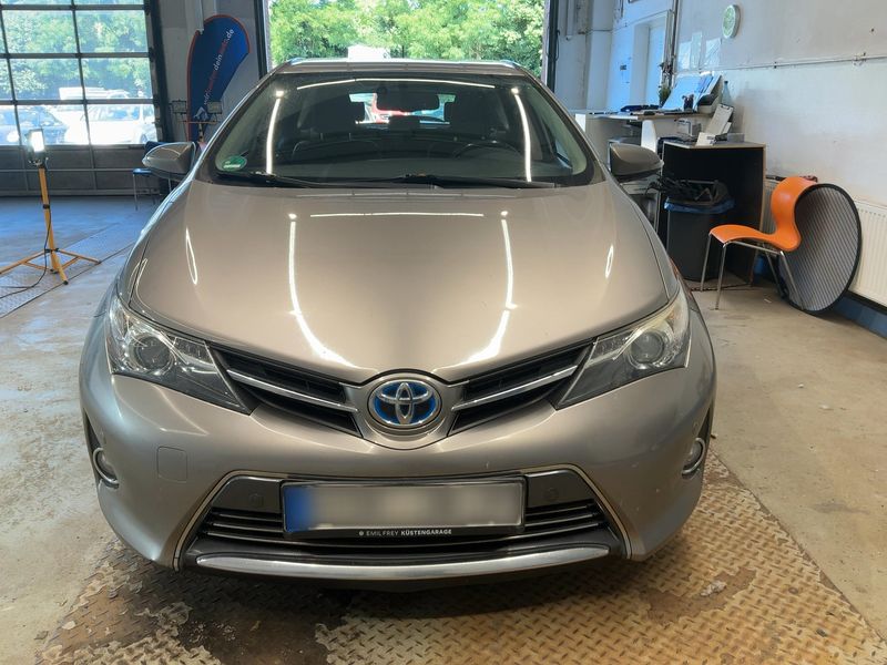 Toyota Auris 1.8 Hybrid Executive 2013 – снимка 14