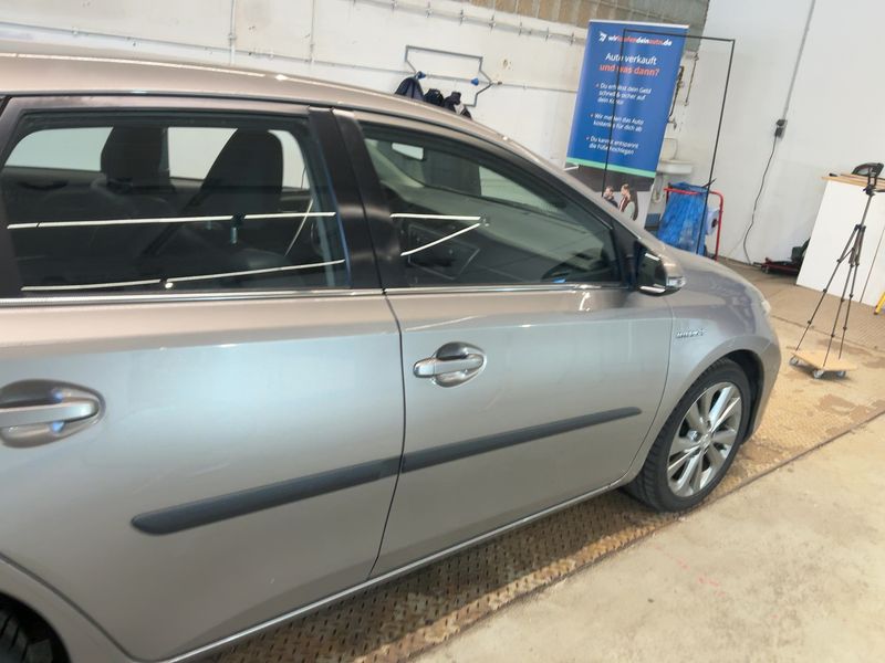 Toyota Auris 1.8 Hybrid Executive 2013 – снимка 10