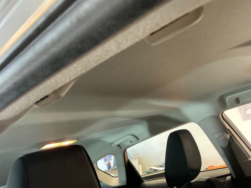 Toyota Auris 1.8 Hybrid Executive 2013 – снимка 32