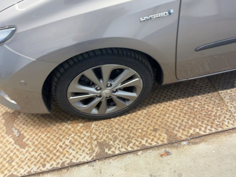 Toyota Auris 1.8 Hybrid Executive 2013 – снимка 3