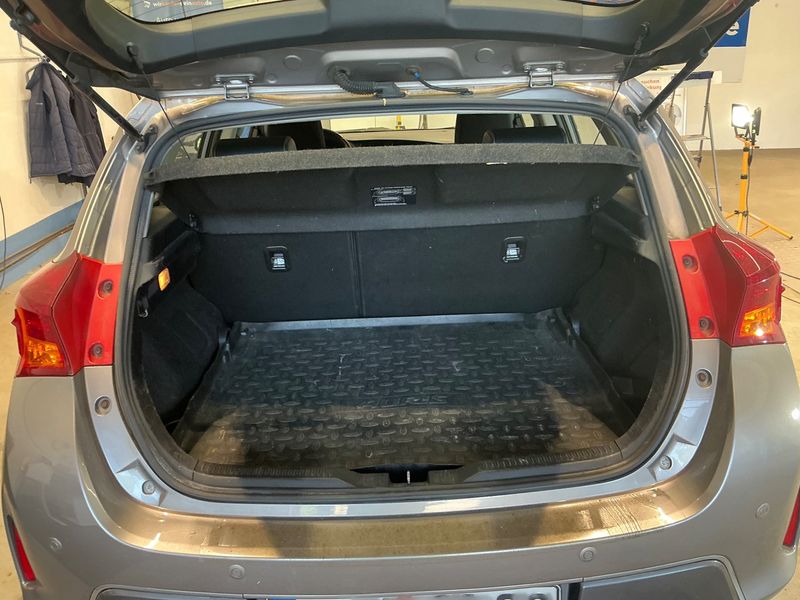 Toyota Auris 1.8 Hybrid Executive 2013 – снимка 15