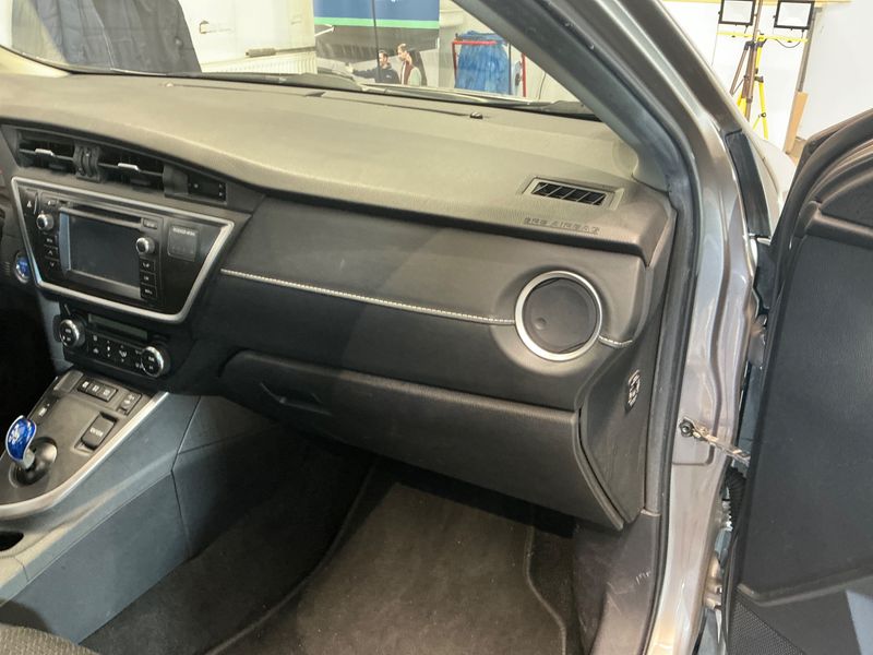 Toyota Auris 1.8 Hybrid Executive 2013 – снимка 31