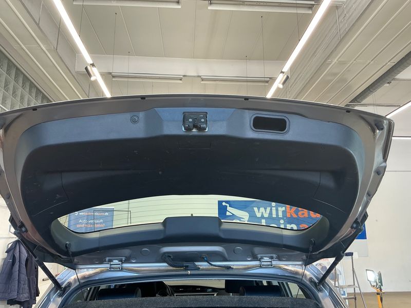 Toyota Auris 1.8 Hybrid Executive 2013 – снимка 37
