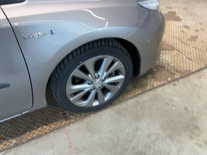 Toyota Auris 1.8 Hybrid Executive 2013 – снимка 11