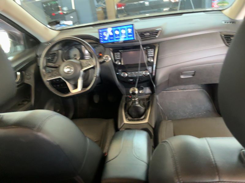 Nissan X-Trail 1.7 dCi Tekna 4x4 — zdjęcie 12