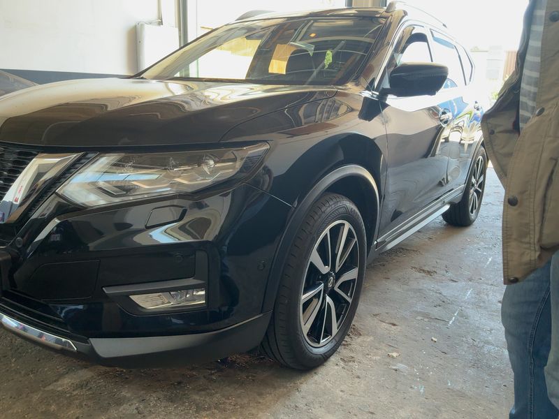 Nissan X-Trail 1.7 dCi Tekna 4x4 — zdjęcie 2