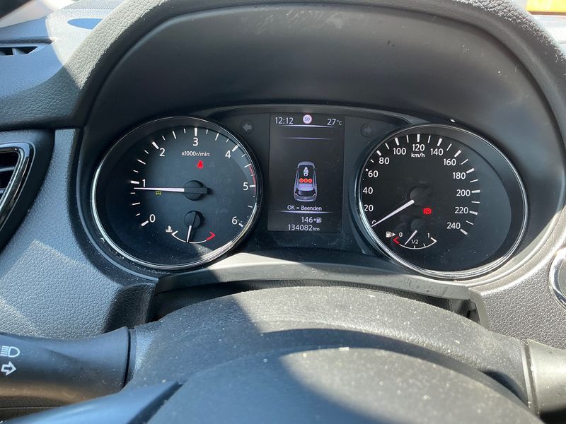 Nissan X-Trail 1.7 dCi Tekna 4x4 — zdjęcie 13