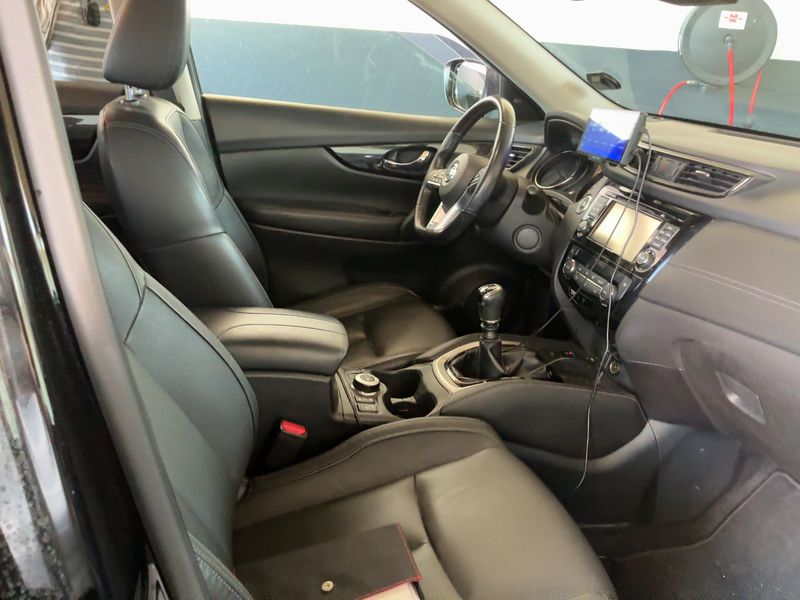 Nissan X-Trail 1.7 dCi Tekna 4x4 — zdjęcie 11
