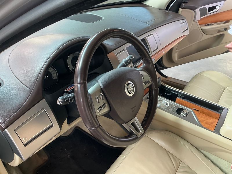 Jaguar XF 3.0 D V6 Luxury 2011 – снимка 24