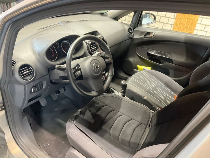 Opel Corsa 1.2 Edition "111 Jahre" — zdjęcie 3