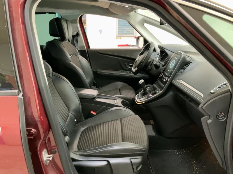 Renault Grand Scenic 1.2 TCe Energy BOSE Edition — zdjęcie 11