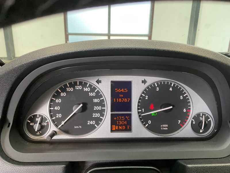 Mercedes-Benz B-Klasse B 180 — zdjęcie 4