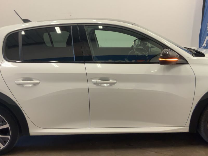 Peugeot 208 1.2 PureTech GT Line — zdjęcie 7