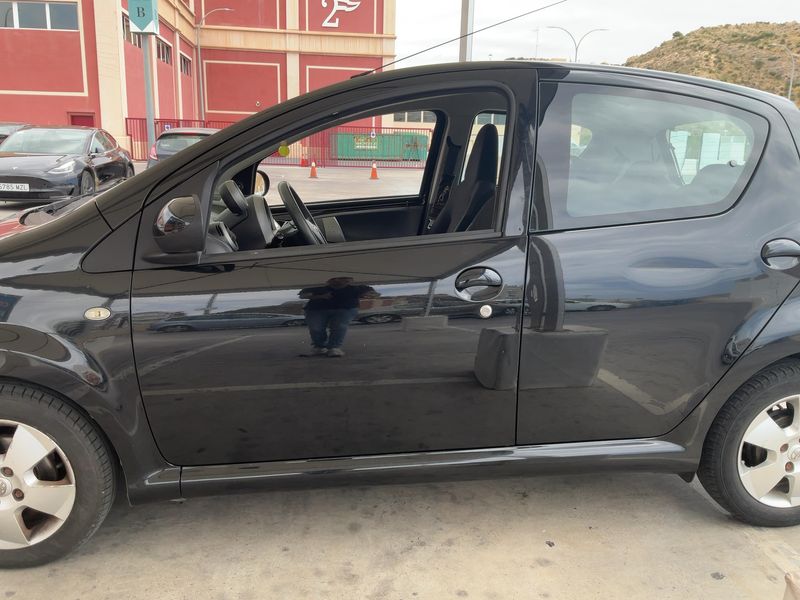 Toyota Aygo 1.0 City — zdjęcie 4